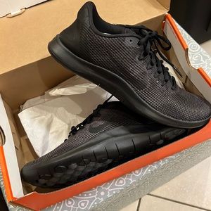 Nike black sneakers